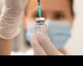 Moderna revenue tops expectations, expects to return to sales growth in 2025