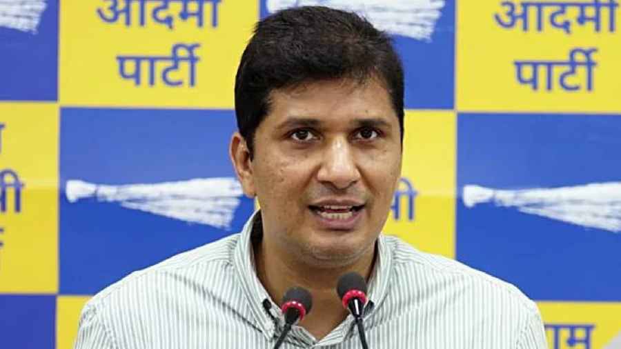 Centre needs to work on war footing to deal with rare side effects of Covishield: AAP