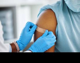 COVID shots should target XBB variants in 2023-24 campaign, US FDA staff say