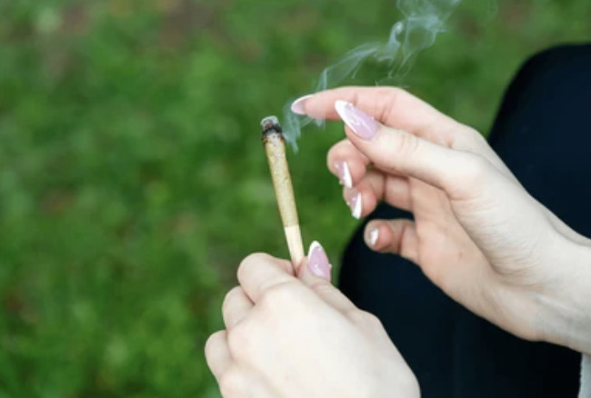 Herbal Cigarettes May Pose Greater Health Risks Than Conventional Tobacco, New Study Warns