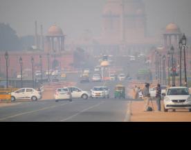 Delhi's air quality deteriorates to 'very poor' due to calm winds